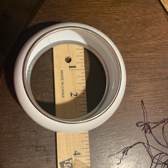 Black and white beaded Multi strand necklace with twist closure. Bracelet - Picture 7 of 10